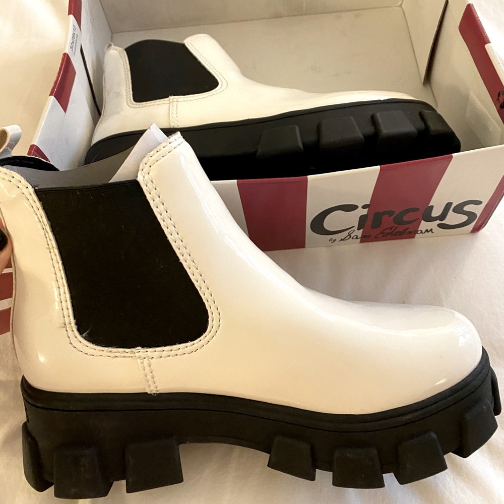 Circus by Sam Edelman White and Black Boots